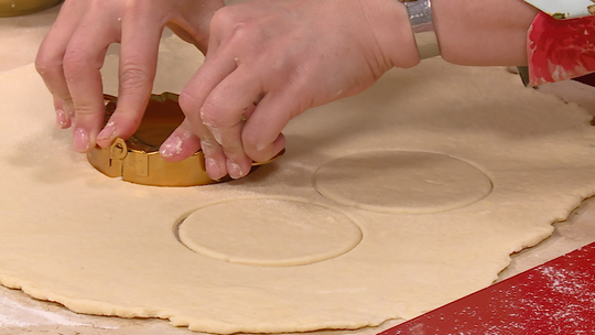 بوراك العجين بالسلق و اللحم المفروم