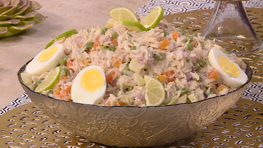 سلطة الأرز بالخضر و التونة