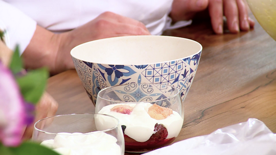 تيراميسو بالفواكه الحمراء