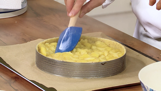 تارت التفاح بالكريمة