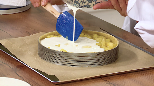 تارت التفاح بالكريمة