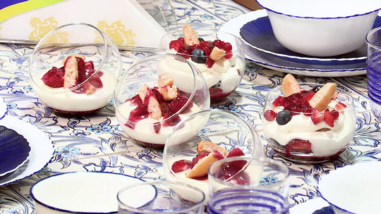 تيراميسو بالفواكه الحمراء