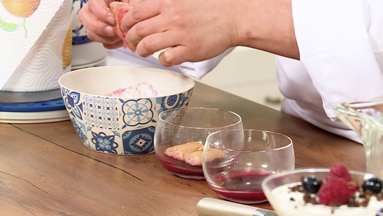 تيراميسو بالفواكه الحمراء