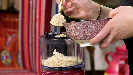 سيقار بالمشمش المجفف واللوز