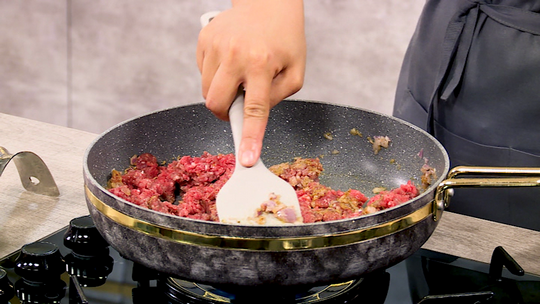 فطيرة بالديول واللحم المفروم