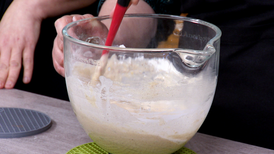 كعكة بالتمر والجوز