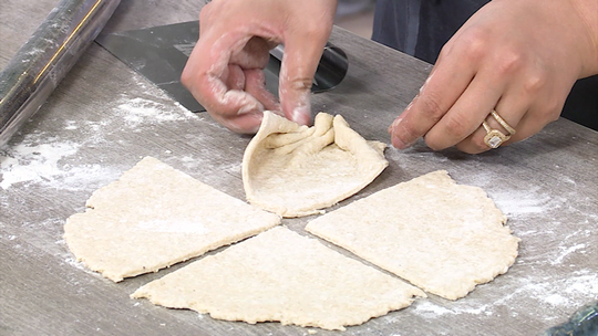 حلوى بالجلجلان والعسل