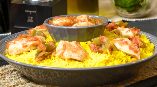 أرز بصلصة الدجاج