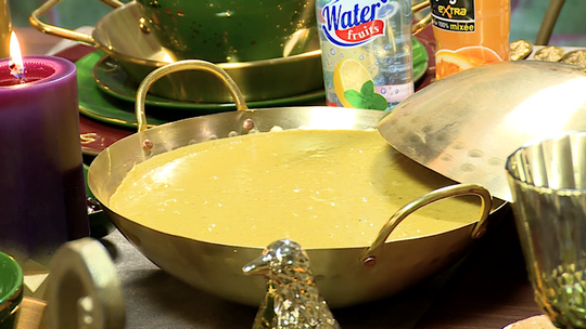 حساء العدس الأحمر الشهي