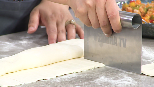 فطيرة بالعجينة المورقة