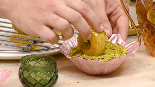 أساور بريستيج بالفستق