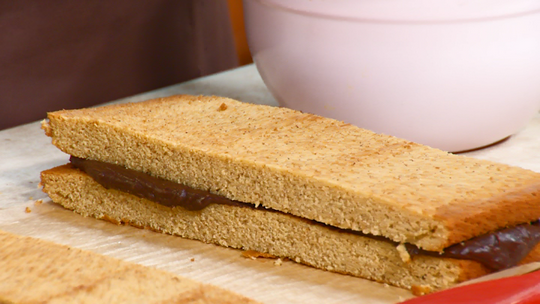 كيك بنكهة القرفة