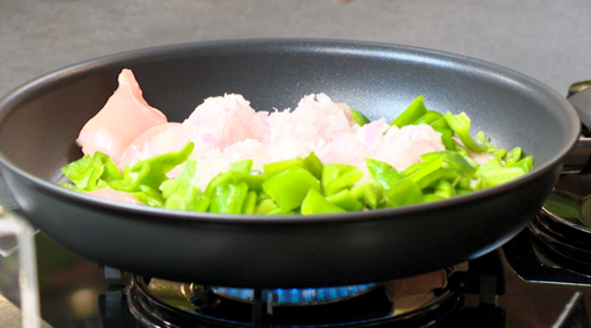 أرز بصلصة الدجاج