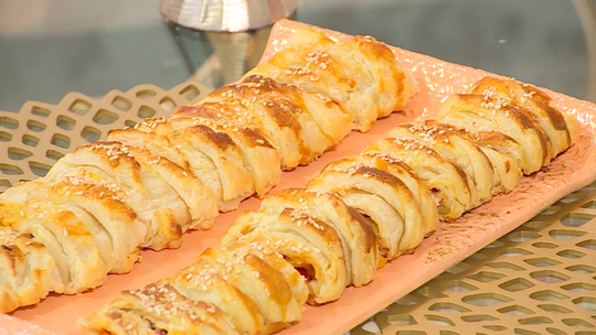 فطيرة بالعجينة المورقة