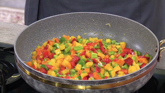 فطيرة بالعجينة المورقة