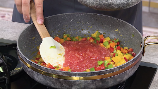 فطيرة بالعجينة المورقة