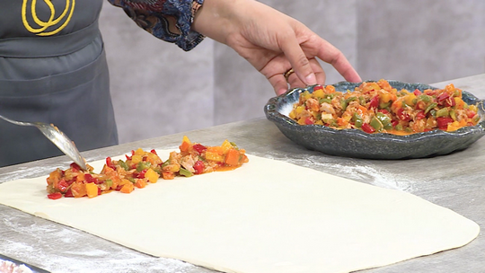 فطيرة بالعجينة المورقة