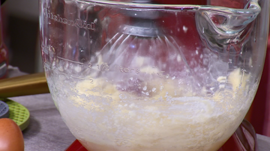 كيك بالإجاص