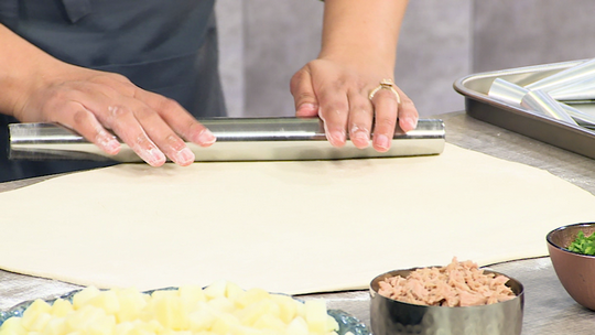 كورني بحشو البطاطا والتونة