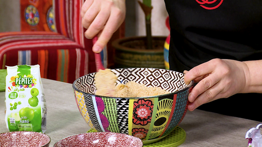 تشيز كيك بالليمون وحبيبات التفاح الجافة