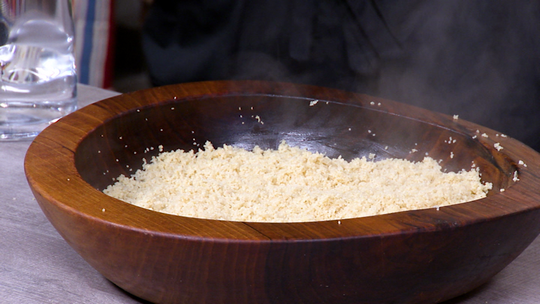 الكسكس الجزائري بالمرقة البيضاء