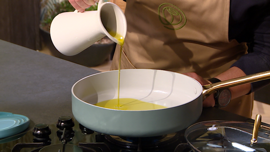 مقبلة بالخبز اليابس