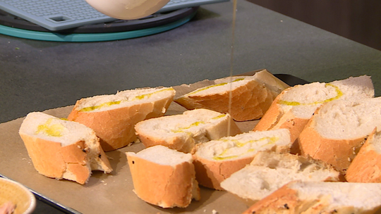 مقبلة بالخبز اليابس