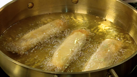 بوراك بالدجاج وفلفل ألوان