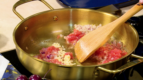 بوراك بالدجاج المُتبل والياغورت