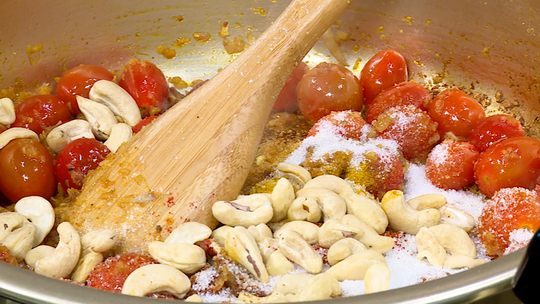 طبق الدجاج بالزبدة الهندي