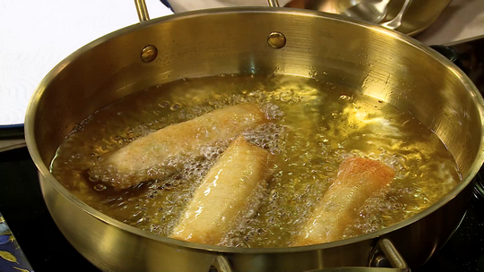 بوراك بالدجاج المُتبل والياغورت