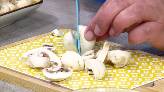 خبز محشي بالدجاج والفطر