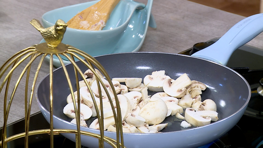 خبز محشي بالدجاج والفطر