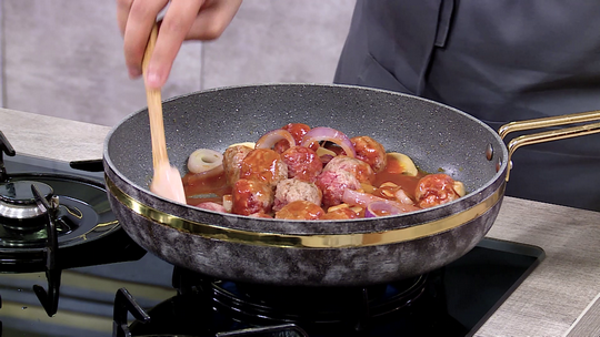 طاجين باللحم المفروم