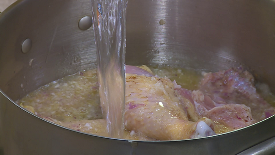 كسكس بالمرقة البيضاء