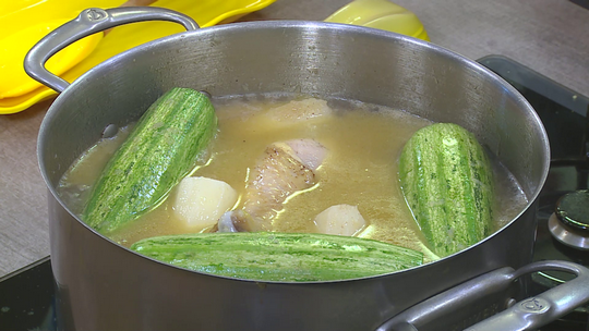 كسكس بالمرقة البيضاء