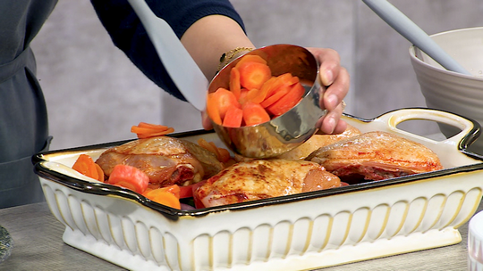 طاجين الدجاج بالخضر