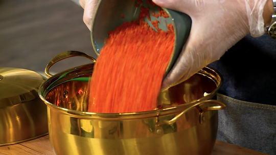 حساء العدس الأحمر الشهي