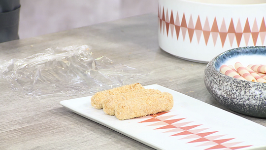 سيقار بالقوفريط والقطايف المحمصة