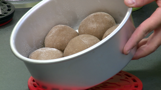 بريوش بشوكولاطة الطلي