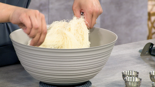 كؤوس بكريمة الليمون والقطايف