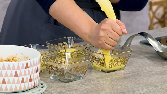 كؤوس بكريمة الليمون والقطايف