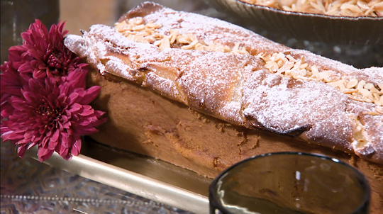 كيك بالإجاص