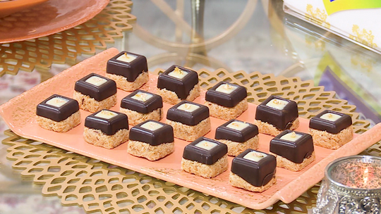 قطايف باللوز والشوكولاطة