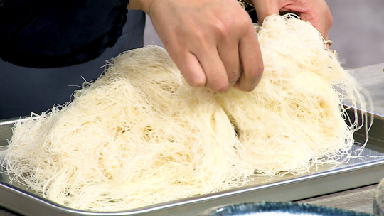 قطايف باللوز والشوكولاطة