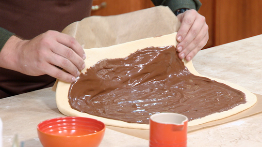بريوش محشي بالشوكولاطة
