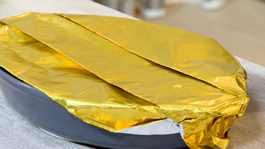 طبق البسباس والدجاج في الفرن