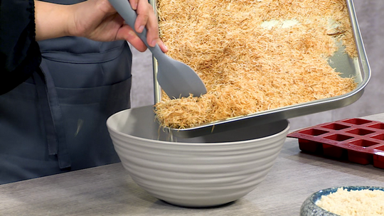 قطايف باللوز والشوكولاطة