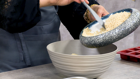 قطايف باللوز والشوكولاطة