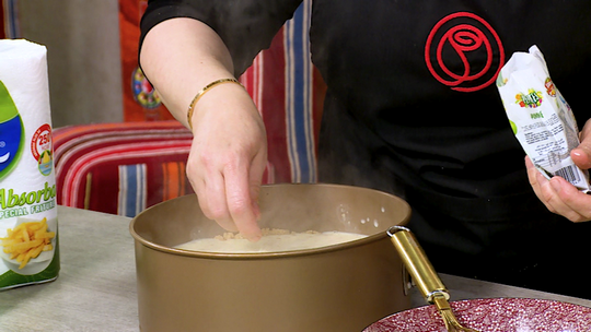 تشيز كيك بالليمون وحبيبات التفاح الجافة